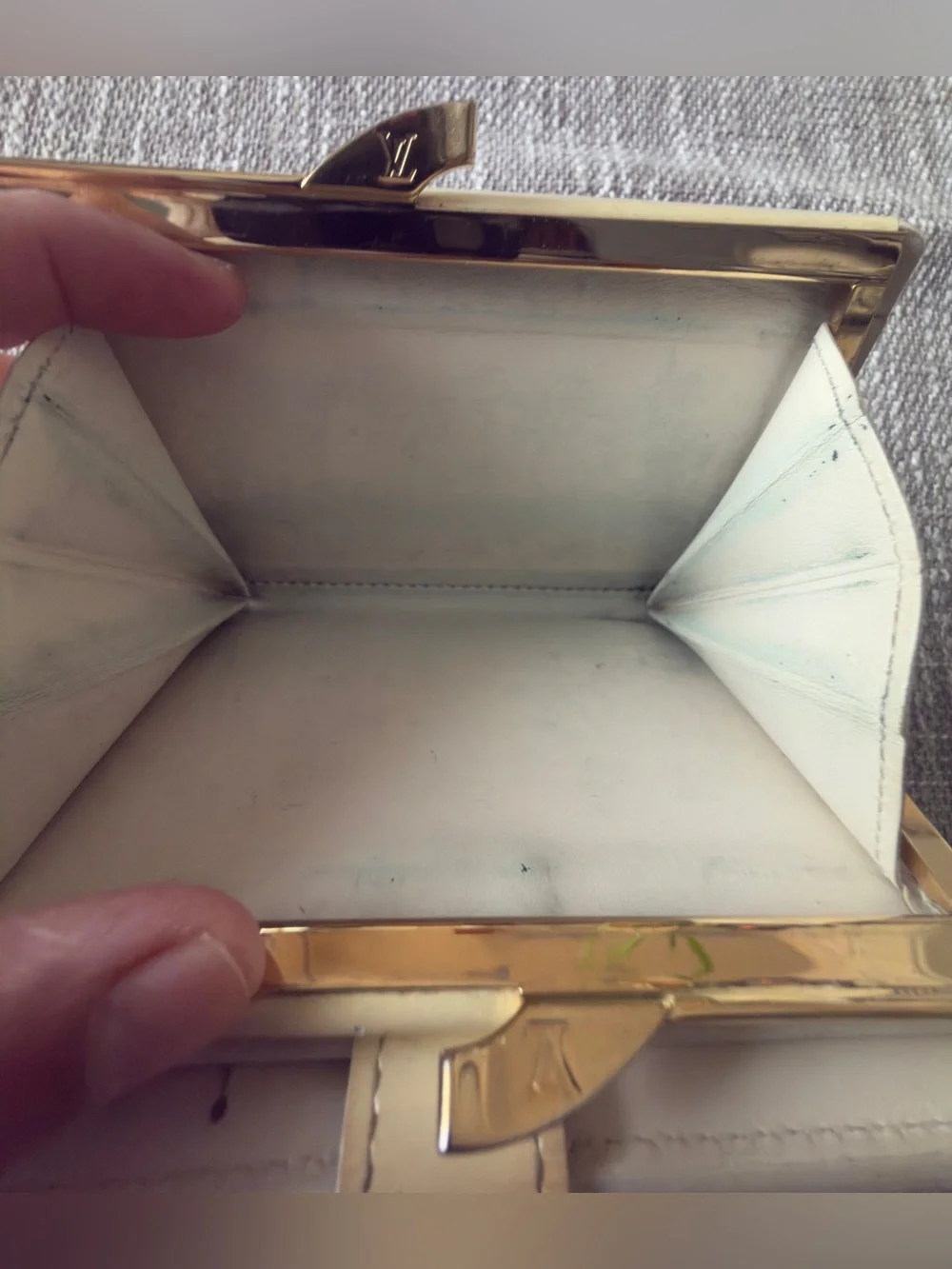 Louis Vuitton Epi cream kisslock coin wallet